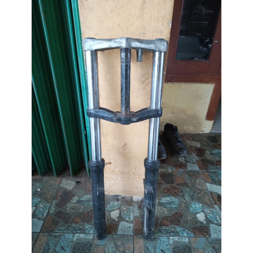 Shock depan ns200