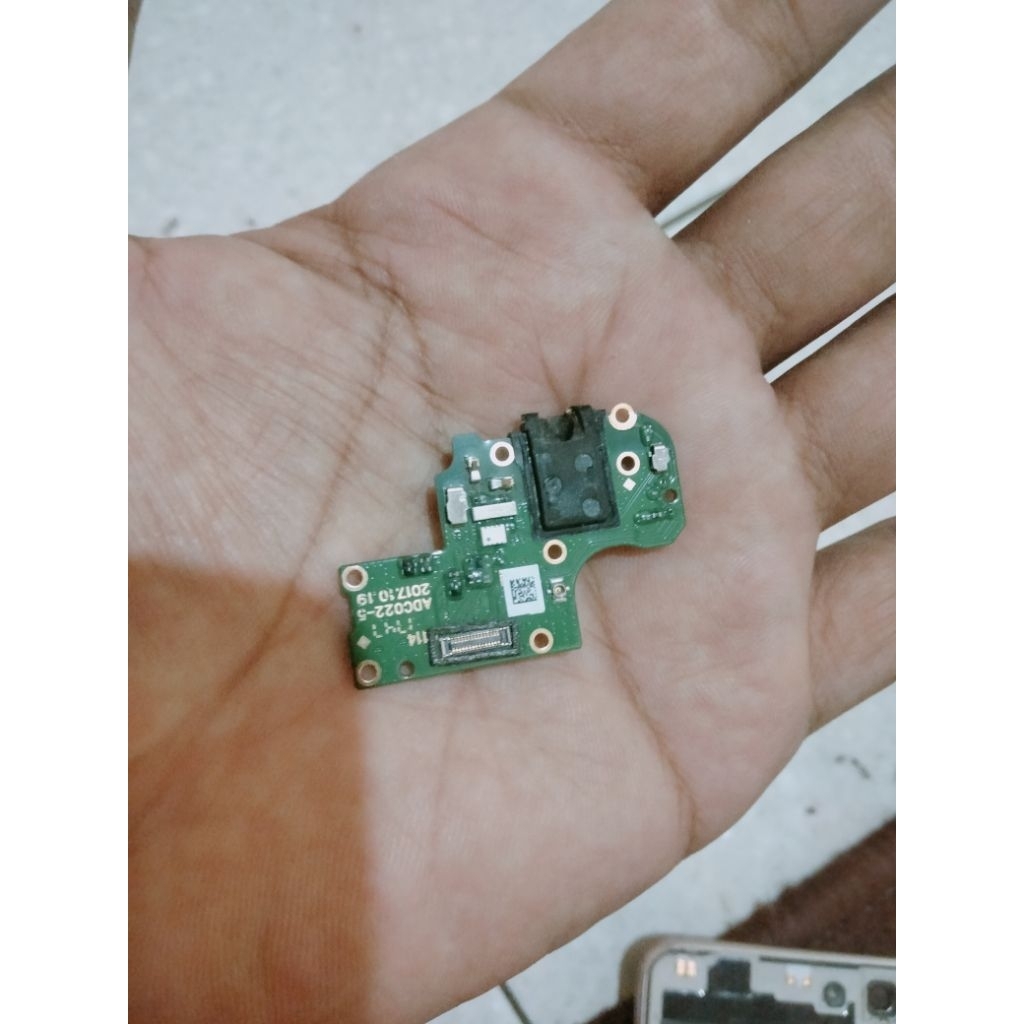 papan board Mesin bawah mic mik HF headset lubang colokan Handsfree penghubung belakang oppo f5 yout