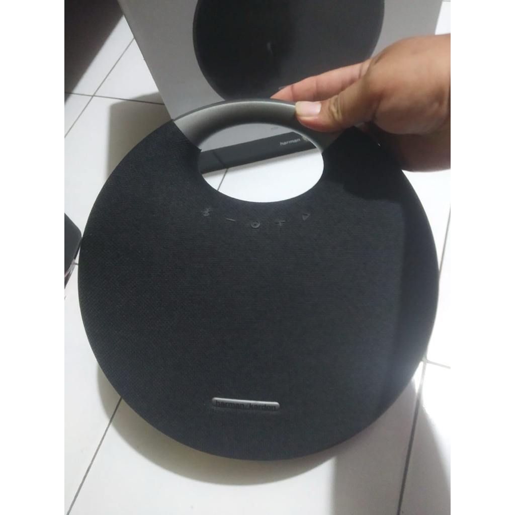 harman kardon onyx 5