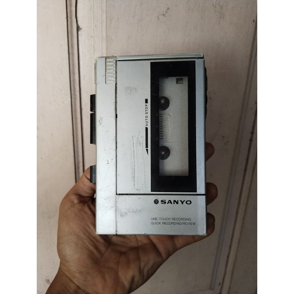 walkman sanyo m1010