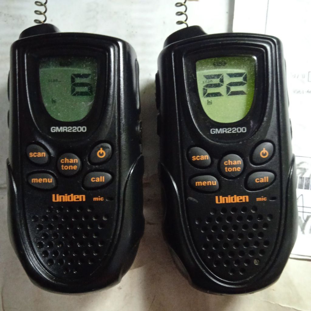 Sepasang Ht UNIDEN Type GMR 2200