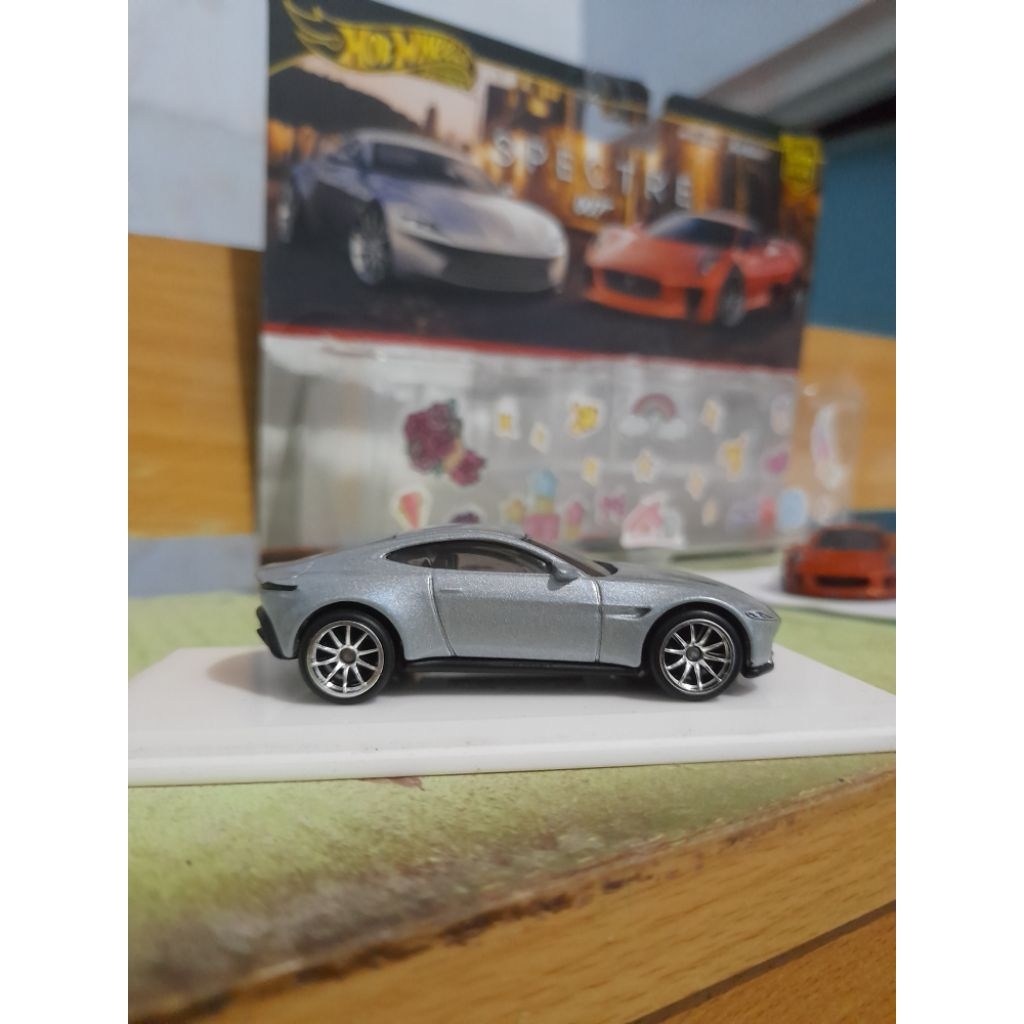 hotwheels premium aston martin db10. hotwheels langka. hotwheels redline. super treasure hunt