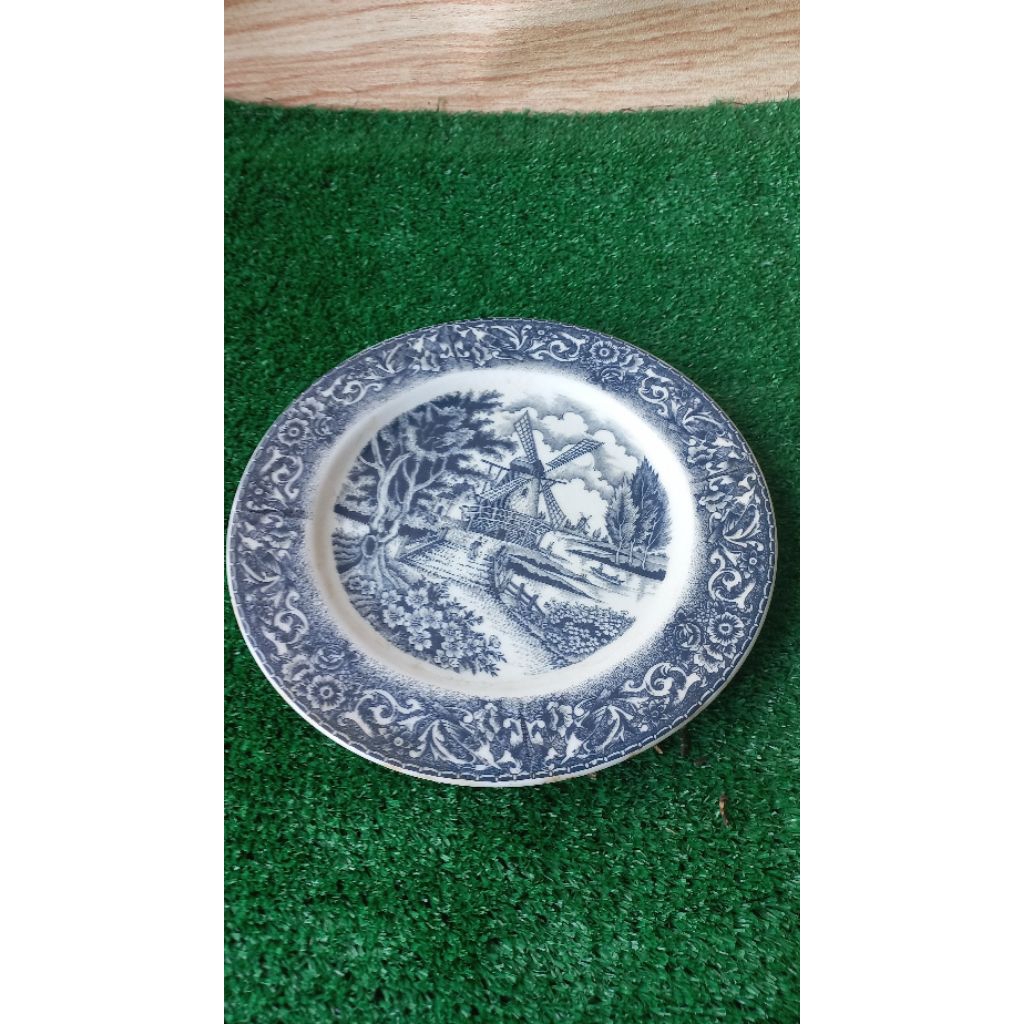 Piring Porceland Kuno