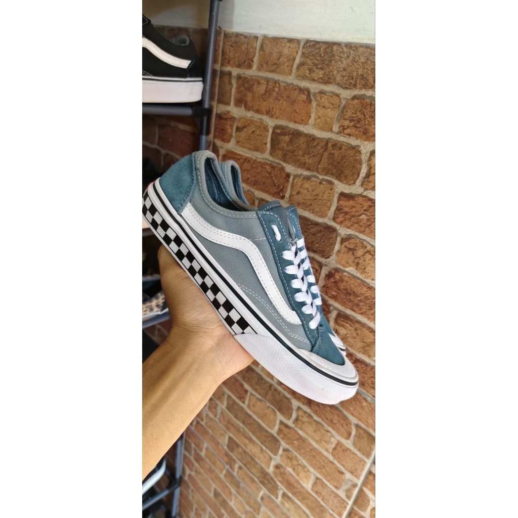 vans second