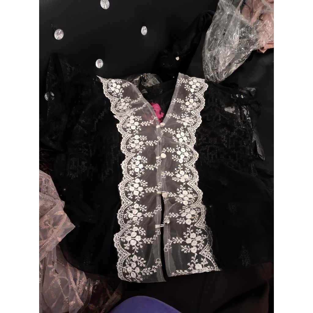 outer brukat kondangan hitam