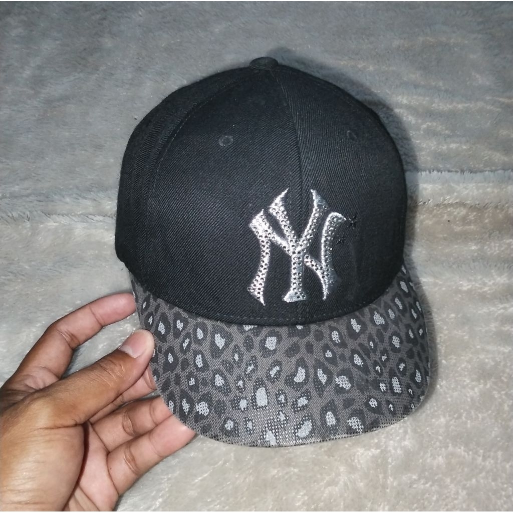 Topi NY MLB visor pendek Second