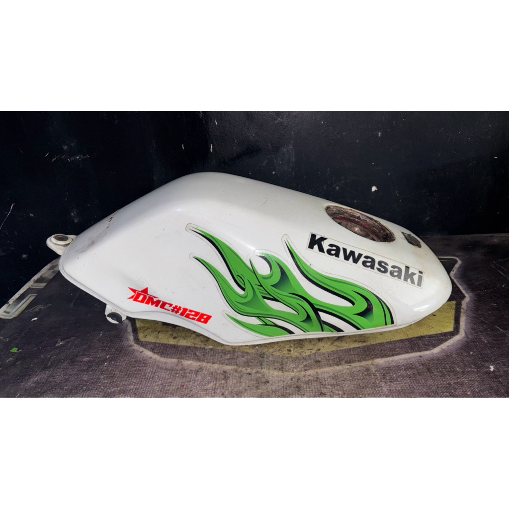 Tangki Tengki Bensin Kawasaki Ninja 150 R SS original copotan