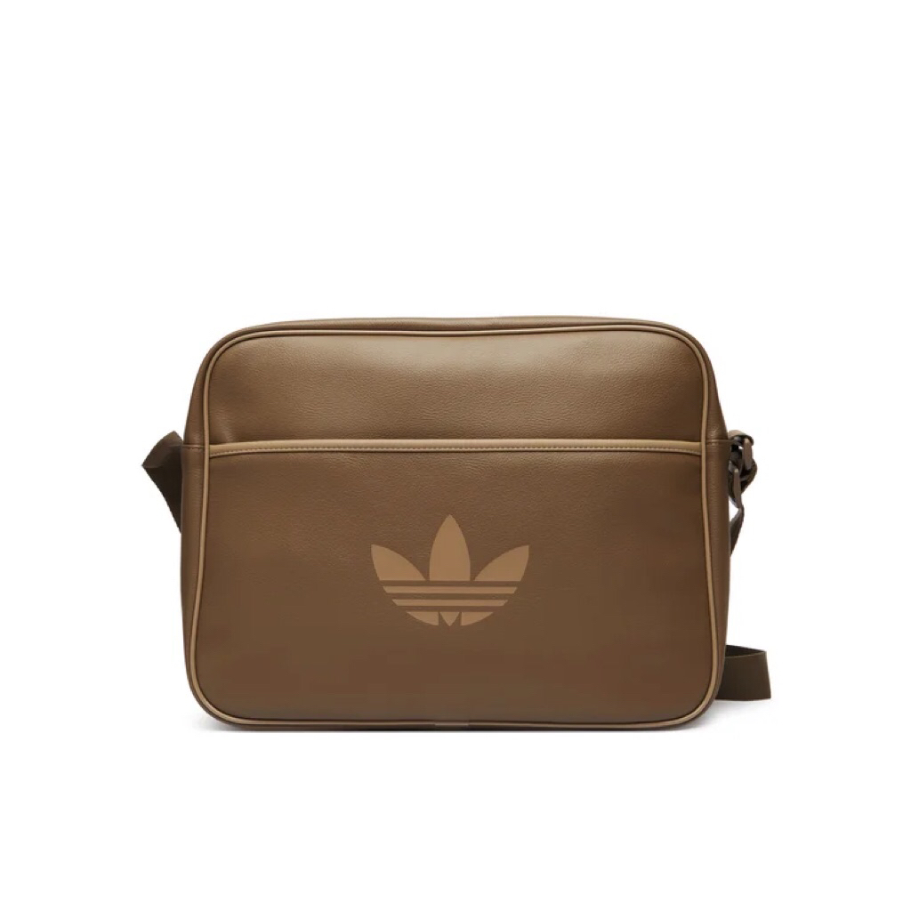 Adidas Originals Messenger Handbag  Bnwt Brand new with Tags   This adidas Originals men’s bag is th