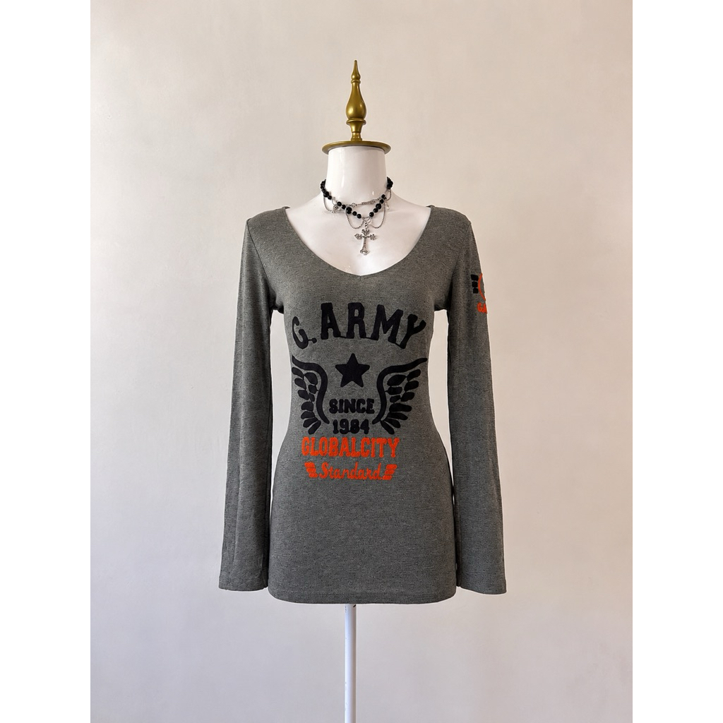 2000’s tee shirt gray longsleeve (+adm)