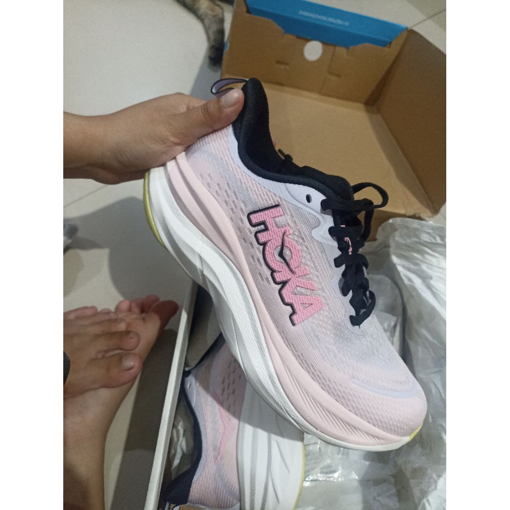 PRELOVED RUNNING SHOES HOKA