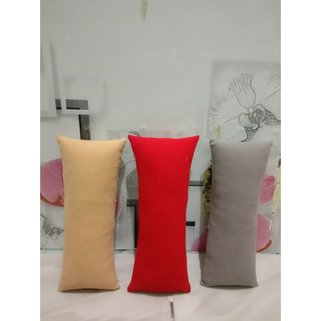 Bantalan jam tangan dan gelang emas