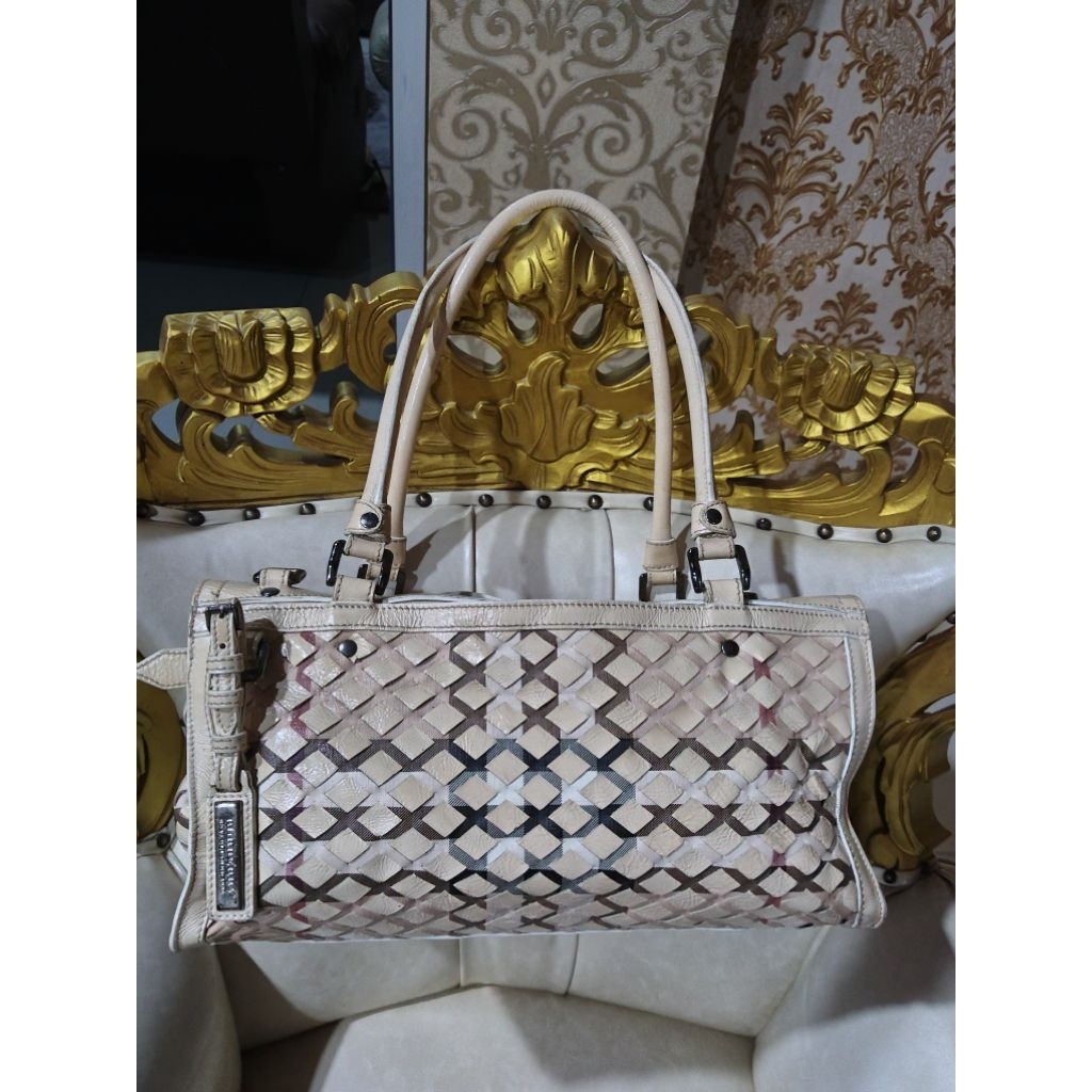 Tas BURBERRY  bekas pemakaian, second seken preloved