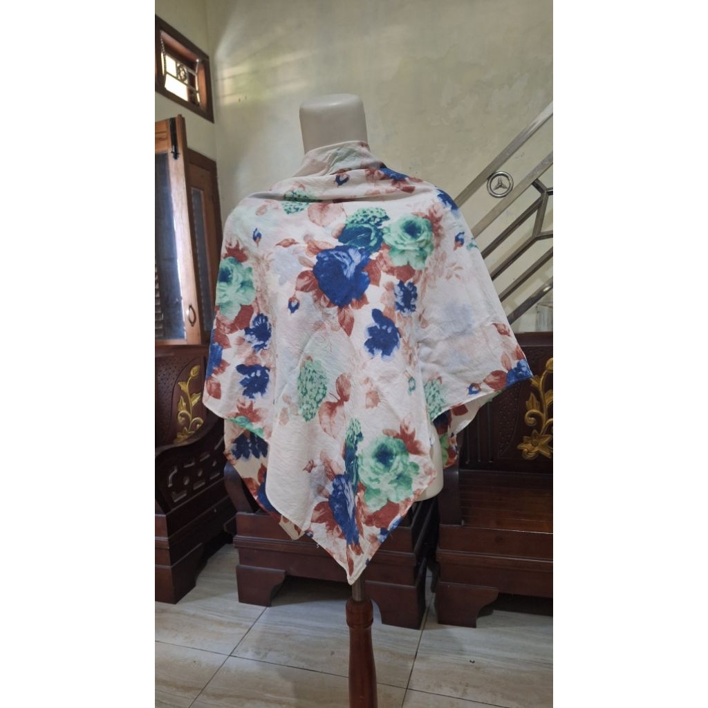 Jilbab motif bunga biru preloved