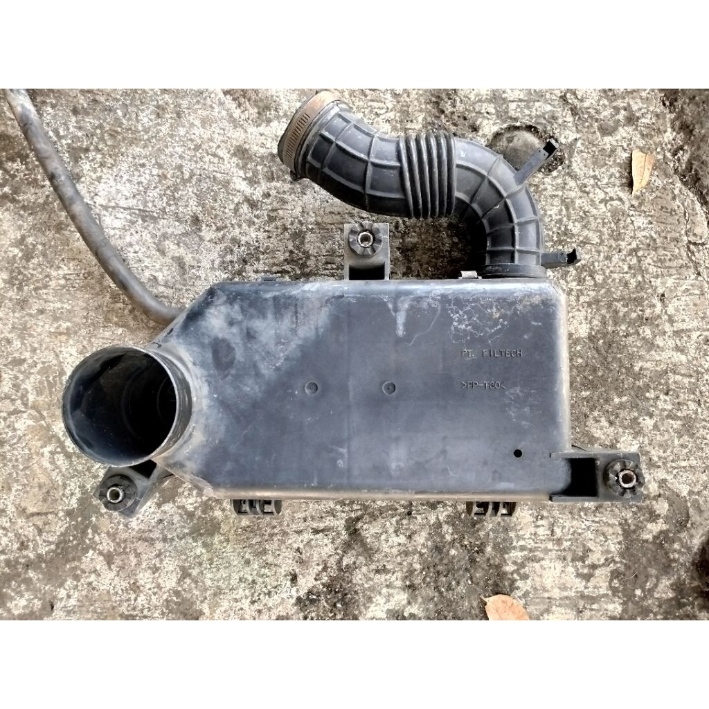 Box saringan filter udara mobil Suzuki APV original copotan