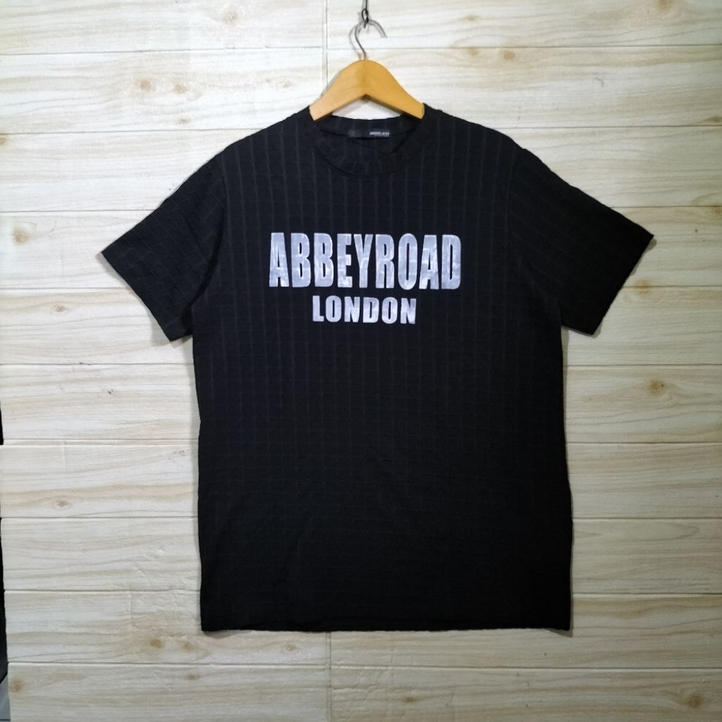 1109. T shirt Kaos BONNIE ALEX   Size L  LD114