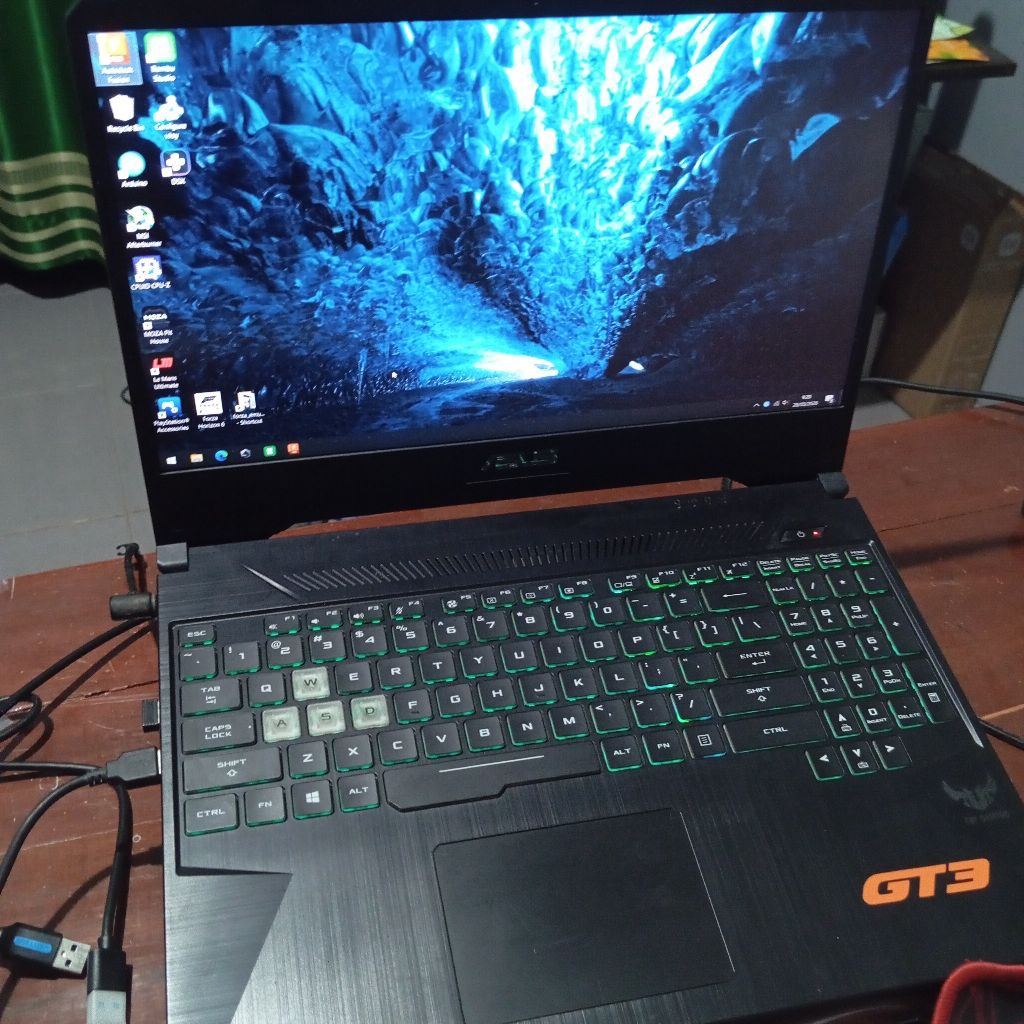 Asus TUF Gaming FX505DT Ryzen 5 3550h GTX 1650 Ram 16GB SSD 512GB Layar 144hz