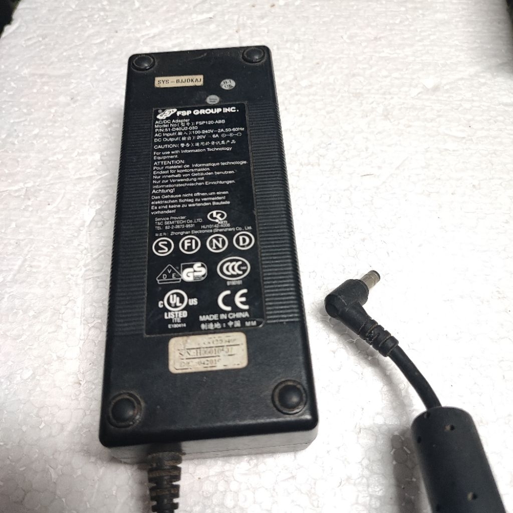 Adaptor FSP  FSP120-ABB  20V 6A Jack 5,5mm Lubang besar