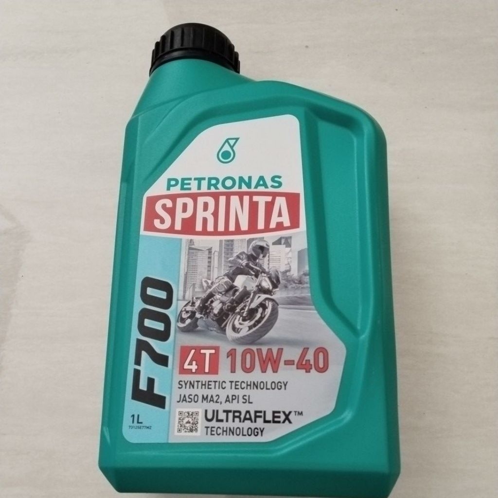 oli motor 4 T 10 W -40  buat motor 4 T petronas original F700 1 Liter