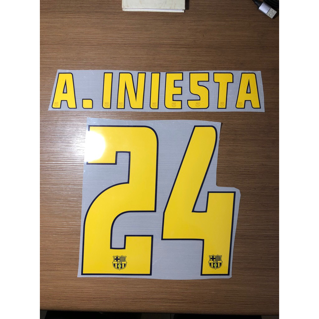 NAMESET INIESTA BARCELONA HOME 2005-2006