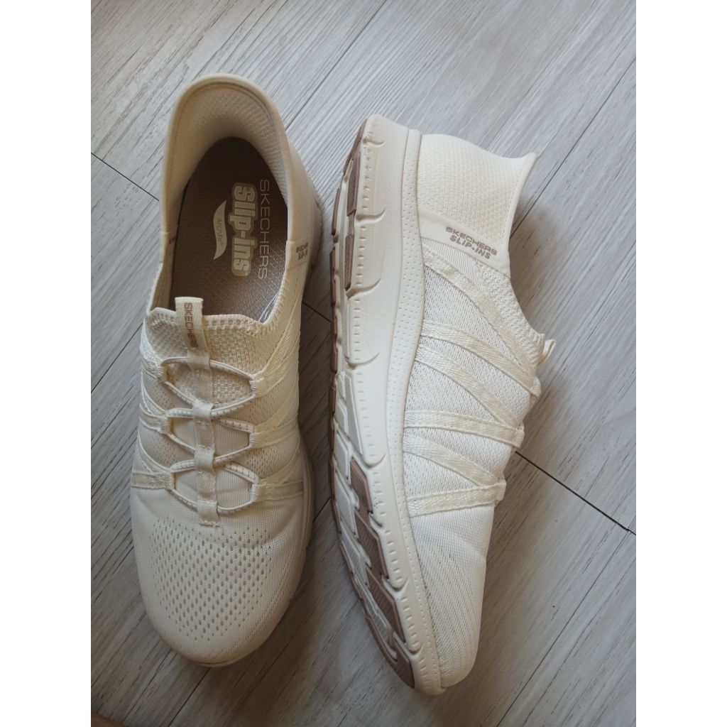 Sepatu skecher wanita Ori