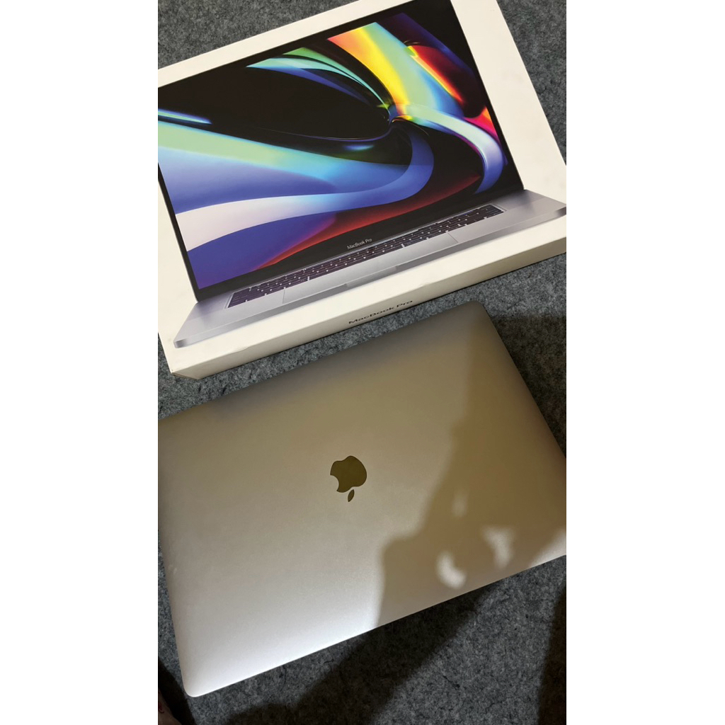 macbook pro 2019 16 inch like new ibox
