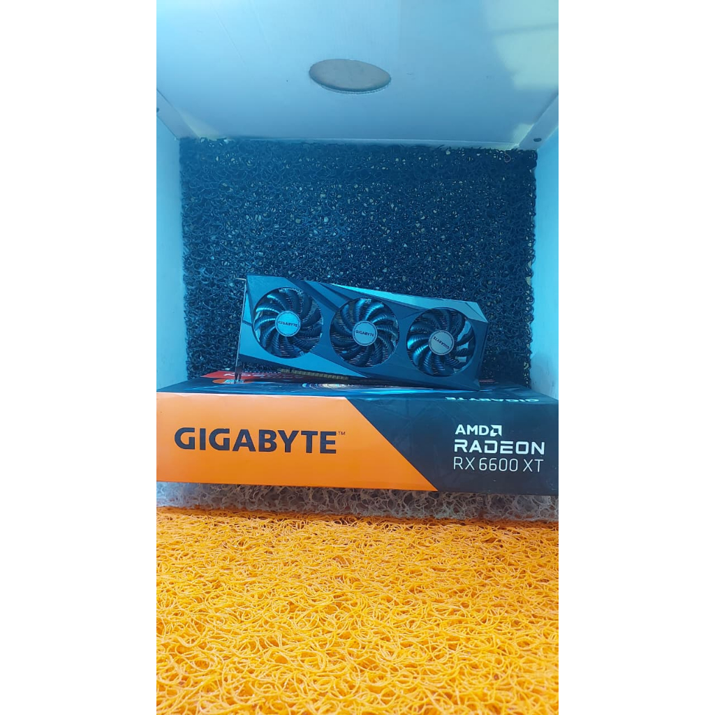 VGA GIGABYTE RADEON RX 6600 XT GAMING OC 8GB DDR6 TRIPLE FAN - SEKEN
