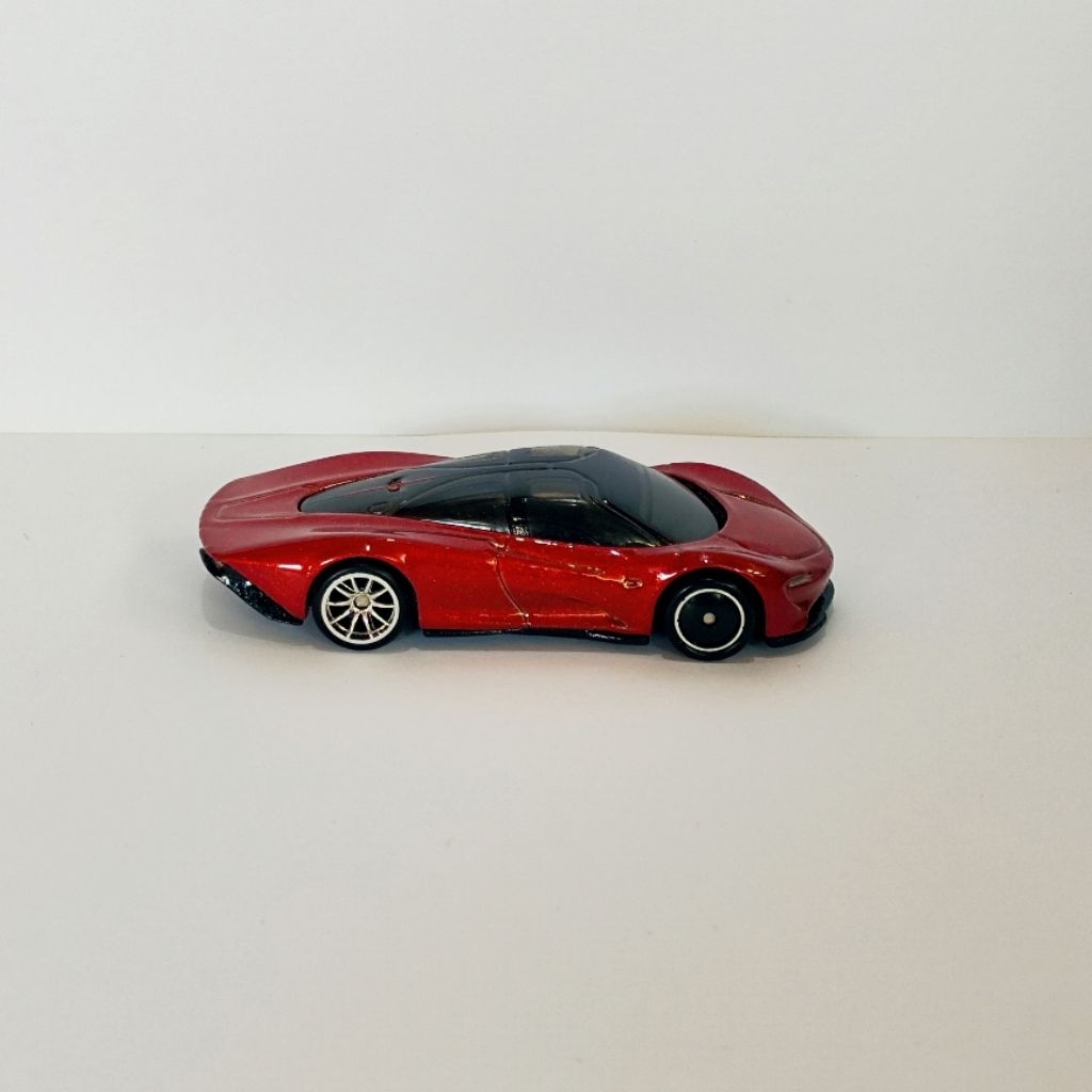 HOTWHEELS PREMIUM MCLAREN SPEEDTAIL (DIORAMA SET)