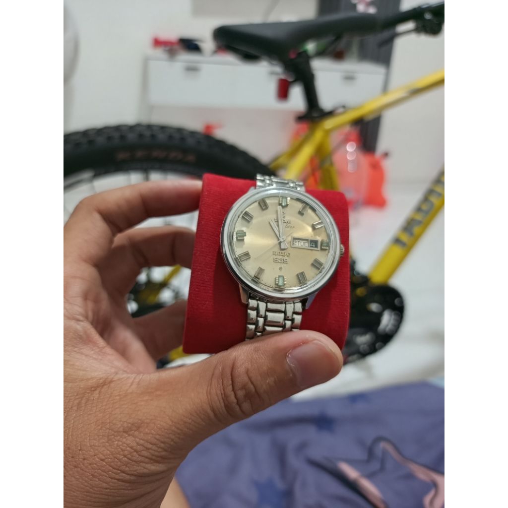 titoni 939 gold dial vintage