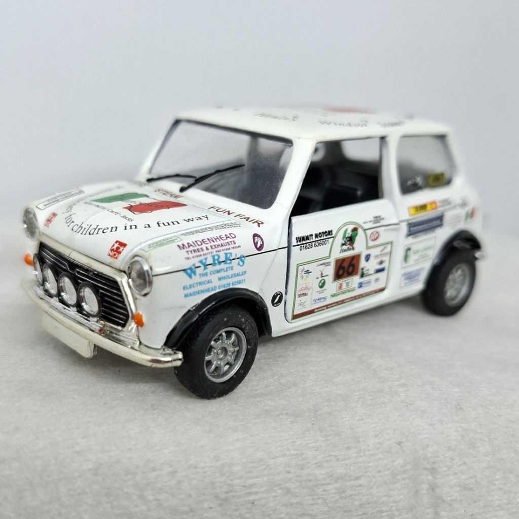 Classic Mini 66 Corgi Diecast