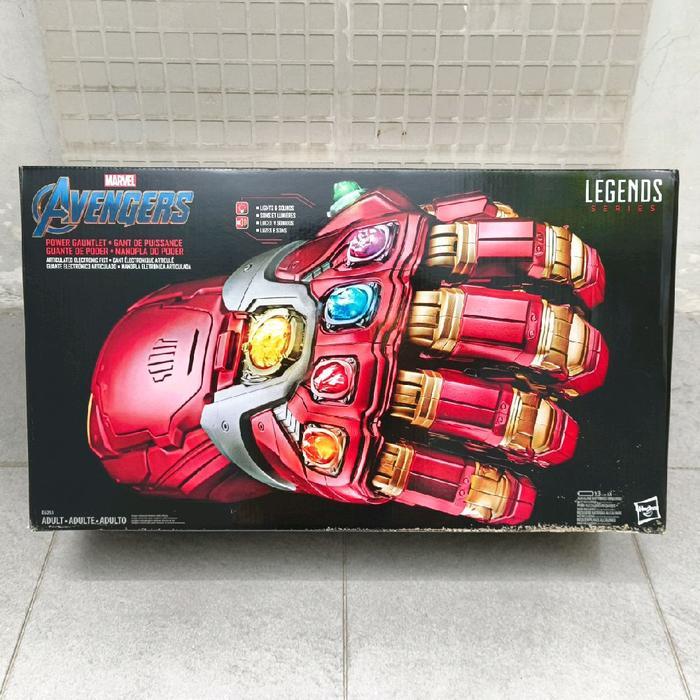 Marvel Avengers Power Gauntlet Legends Series Sarung Tangan Merah Emas Dengan Batu