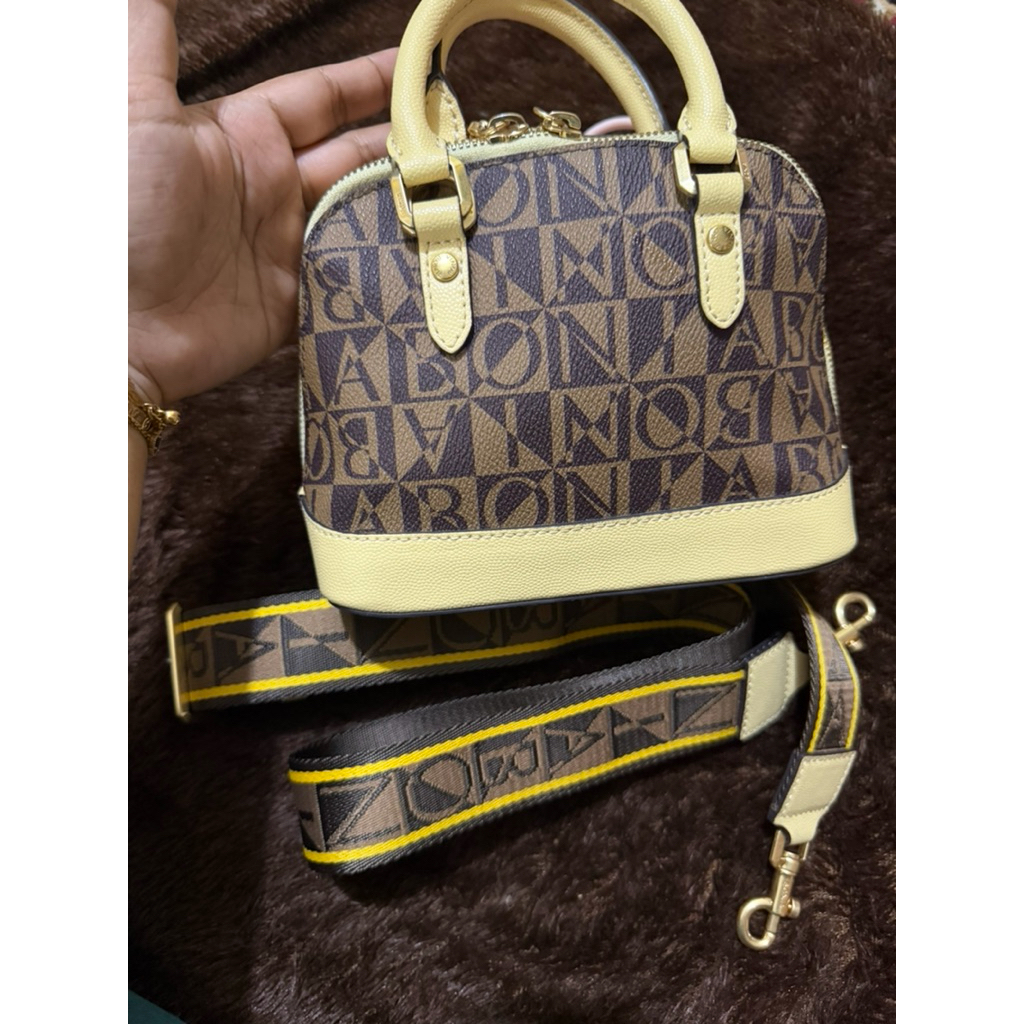 Slinga Bag bonia Preloved