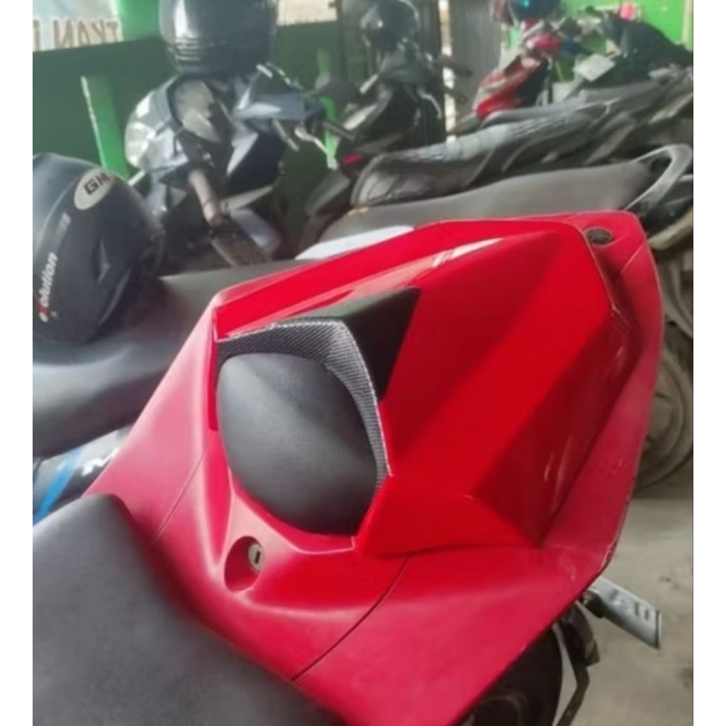 cover seat r15 v2 plastik cover jok r15 old tutup jok belakang r15 lama vnd cover jok r15 v2