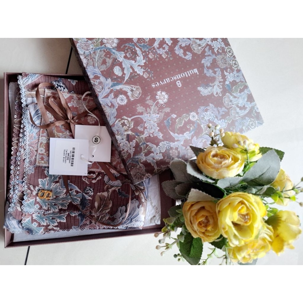 Buttonscarves The Royal Satin Square