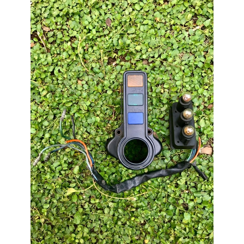 COVER KUNCI KONTAK SPIDOMETER GL125 GL100 PLATINA ORIGINAL LEPASAN UNIT