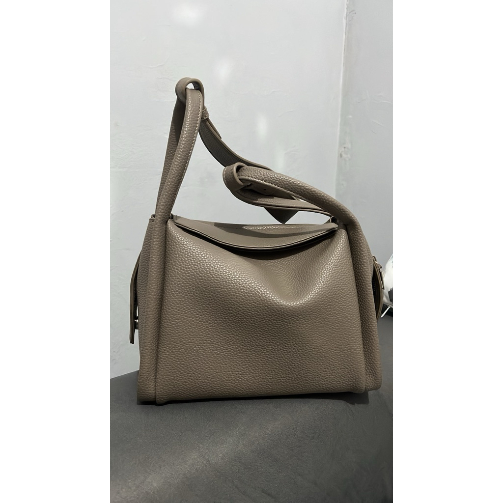 AIMI BAG DIKAU