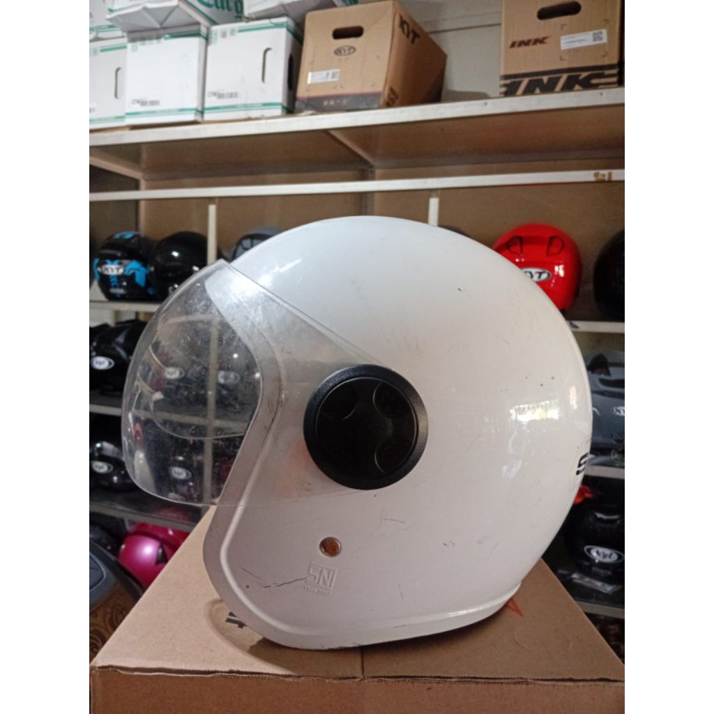 helm scoopy putih ori berlogo