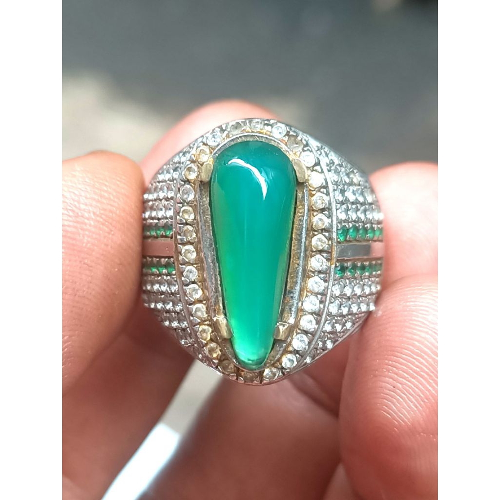 Bacan Doko Giwang kristal