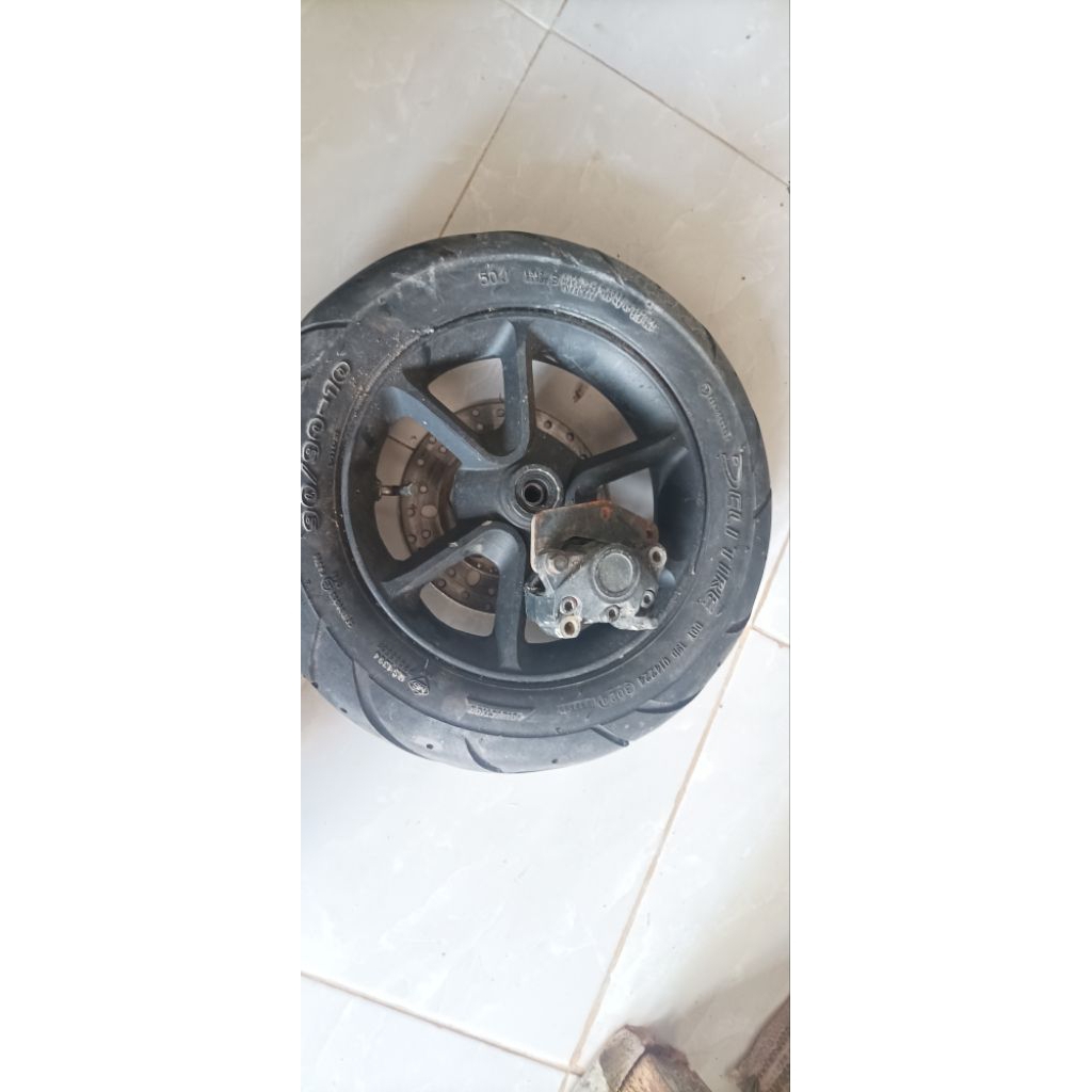 velg + ban + kaliper depan viar q1