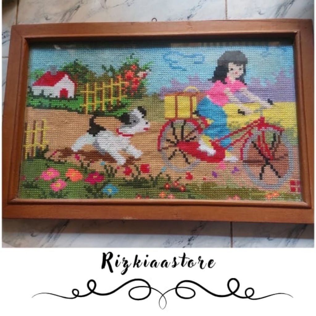 Kruisteek Kristik Sulaman Hiasan Dinding Motif Remaja