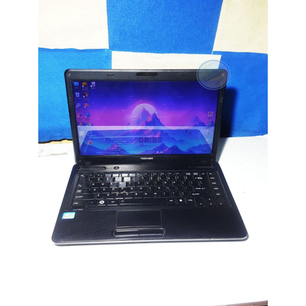 Leptop Toshiba Core i3 ram 6 baterai 50 mnt an