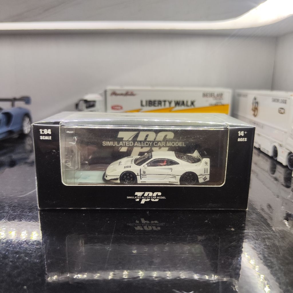 TPC Ferrari F40 LBWK Wood Base+Figure 1/64