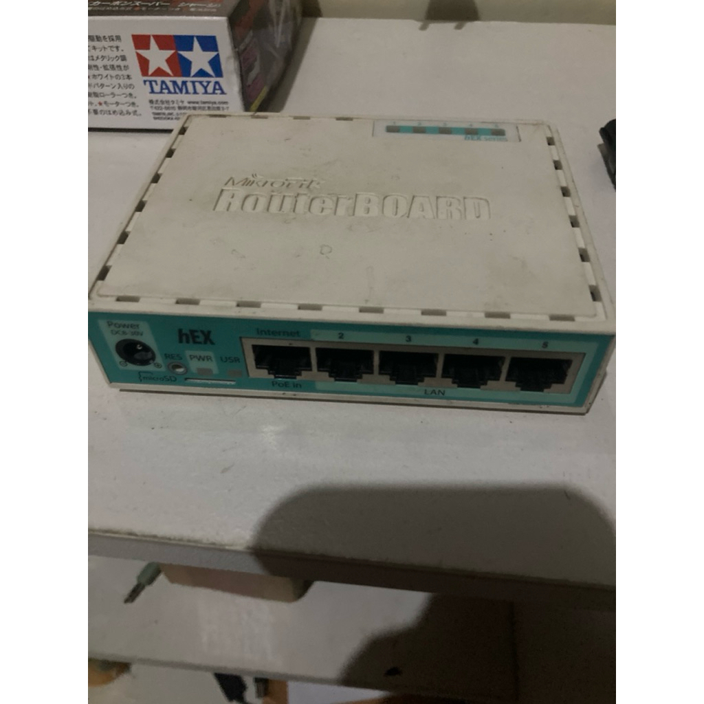 Mikrotik RB750GR3 Router - Bekas Pake, Masih Sehat 100%, Dijual Karena Upgrade