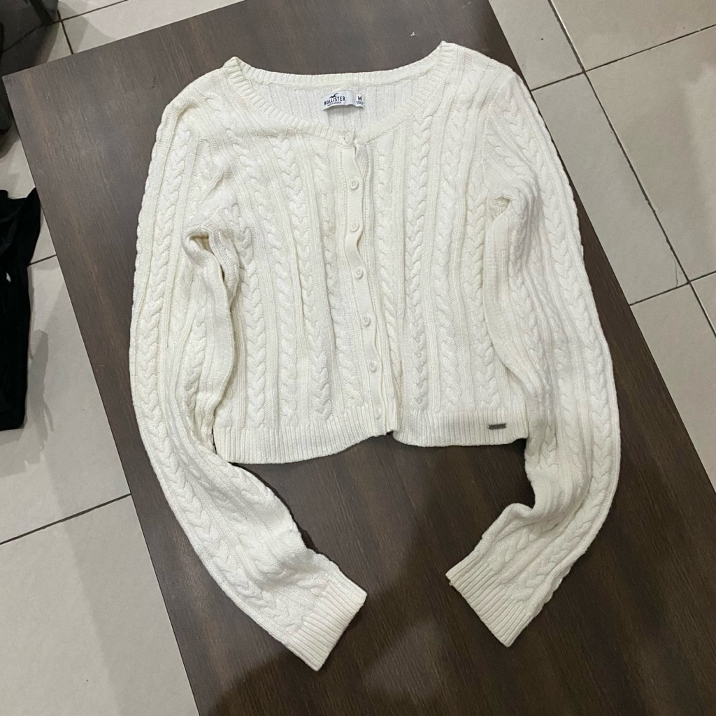 Hollister Cable Cardigan Preloved