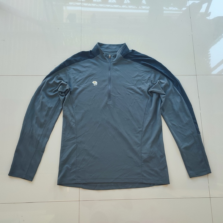 25. Baselayer Outdoor Casual MHW Size tag L - Pakaian Gunung Lapangan Running Olahraga
