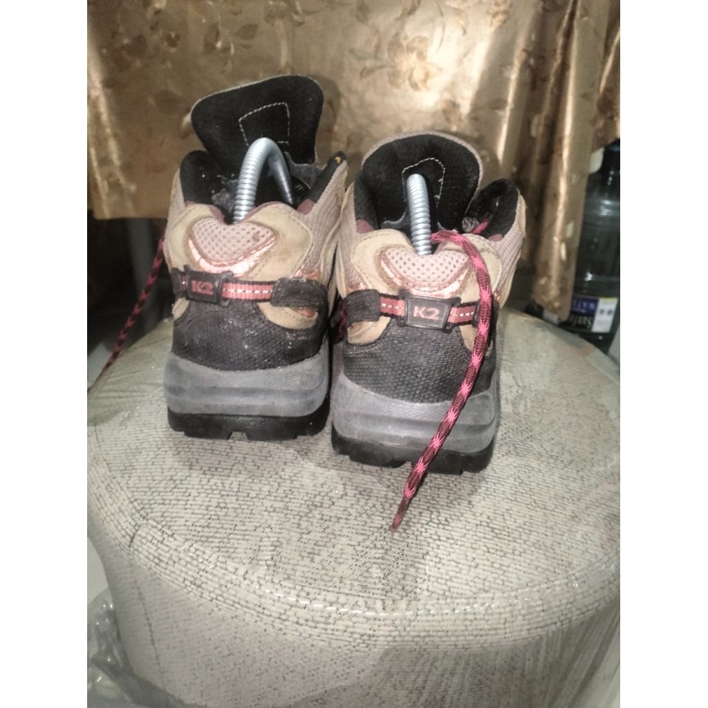 SEPATU HIKING K2