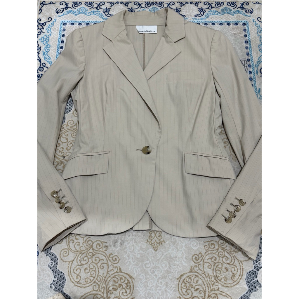 Blazer Cream Wanita