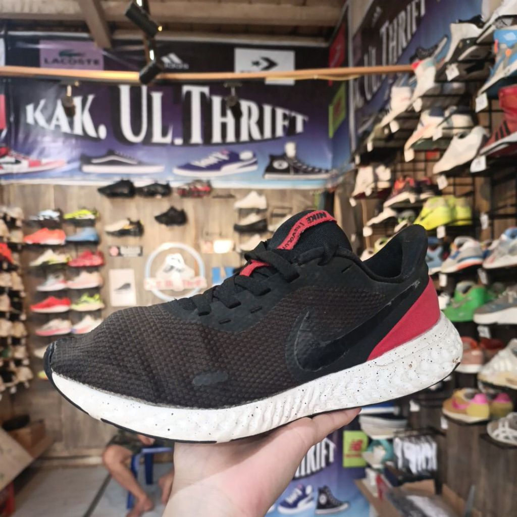 nike revolution
