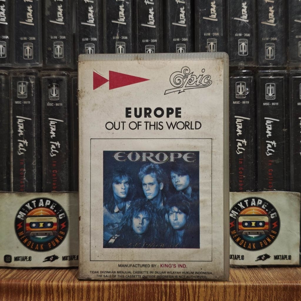 Kaset - Europe - Out Of This World - Radio Tape - Kaset Pita - Radio - Pemutar Kaset - Retro - Class