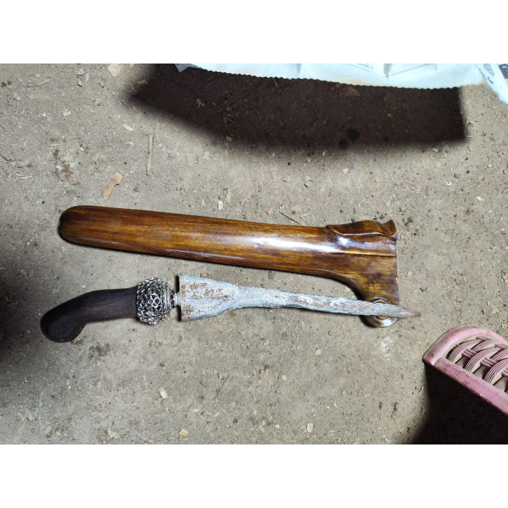 Keris Patrem Lurus Sepuh Kuno Warangka Ladrang Cirebon Pusaka Kecil Asli Tua Bawaan Dusun