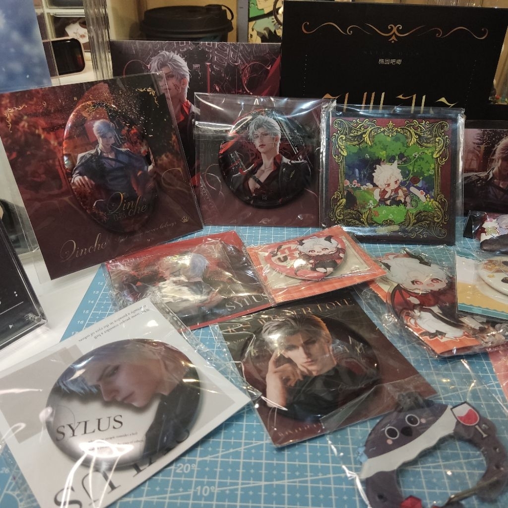 (UPDATED) fanmade merchandise FM Sylus Love And Deepspace Postcard Square Shikishi Badge 75mm Badge 